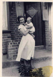 Mum_and_me.jpg Mum_and_me.jpg